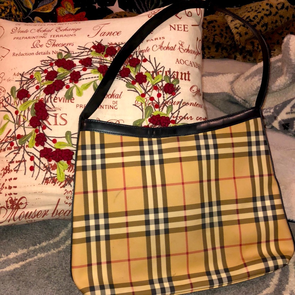 Burberry purse